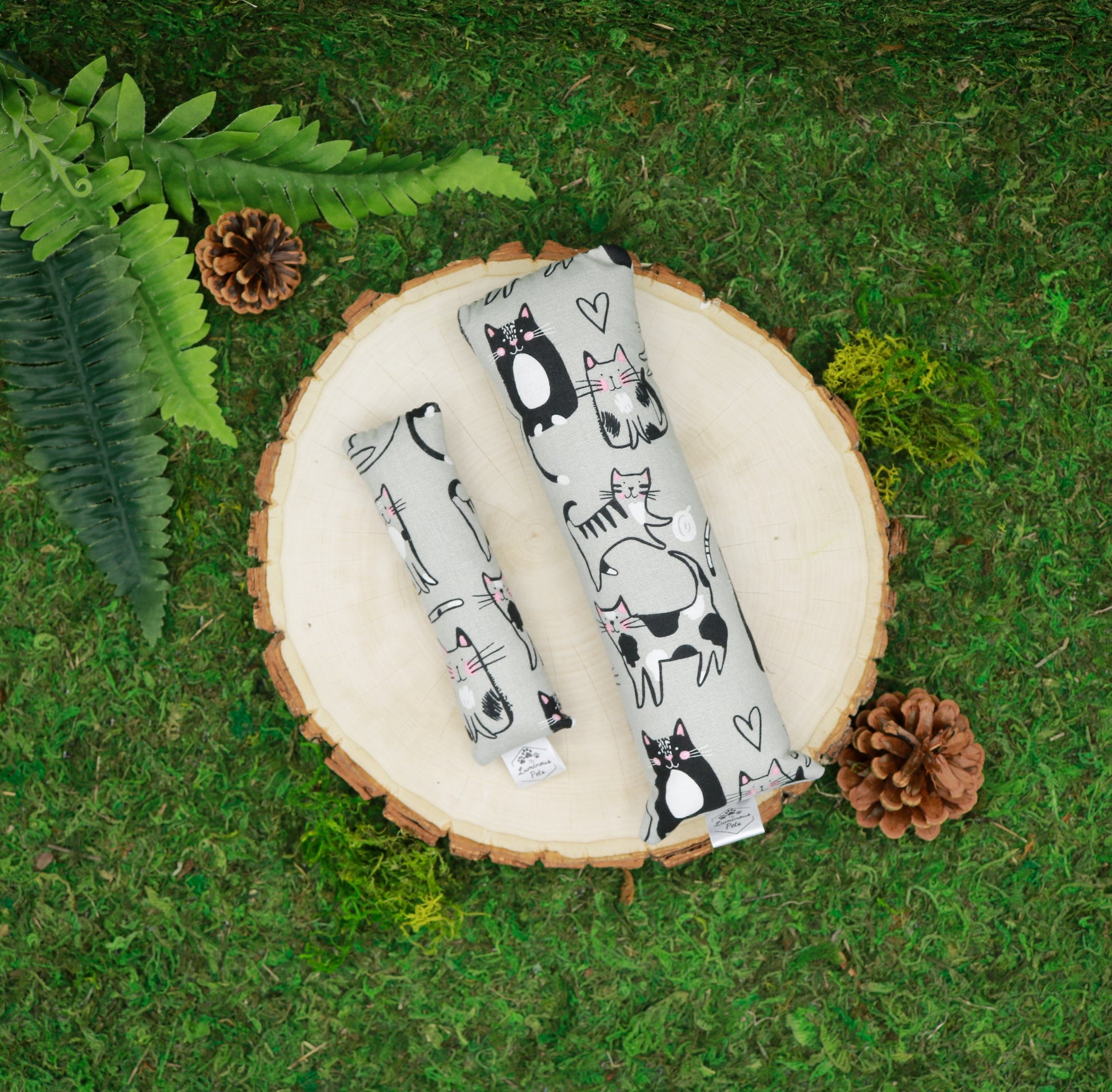 Catnip Toy with Valerian Root | Organic cat toy with cute chibi cats on grey | Handmade by The Luminous Pets