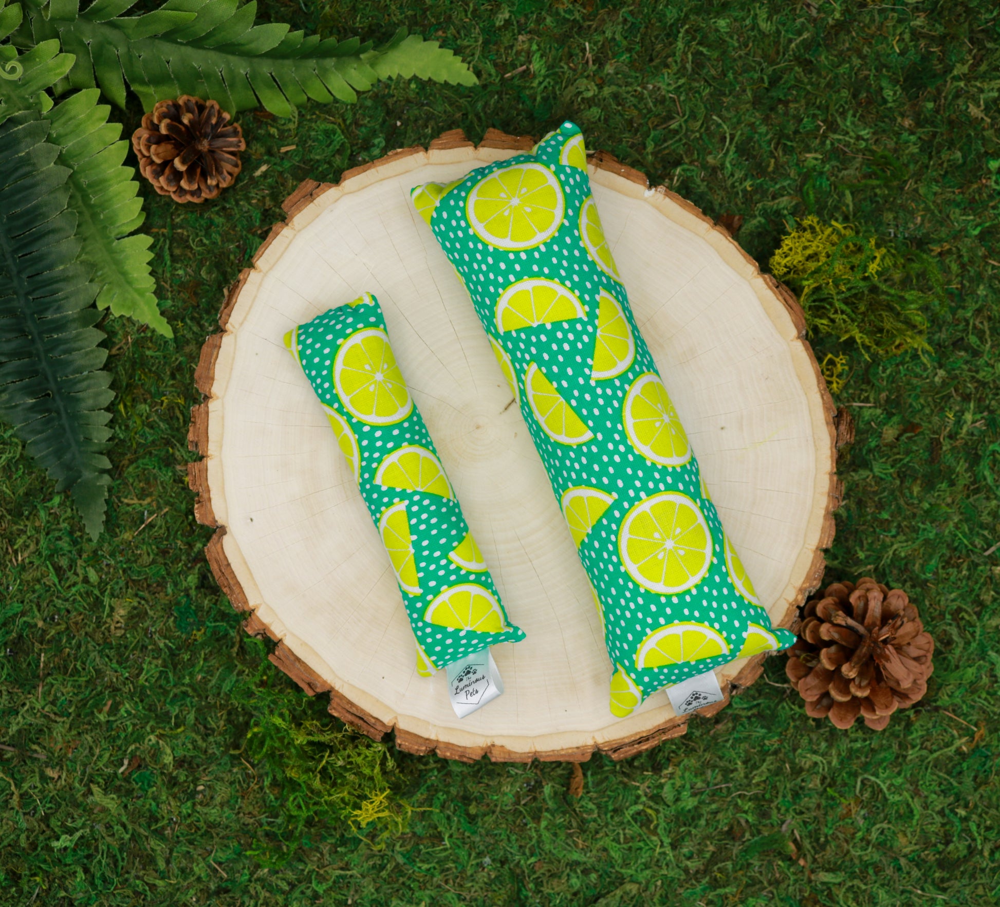 Catnip toy with valerian root, organic blend | Summer lime slices | handmade cat toy by The Luminous Pets
