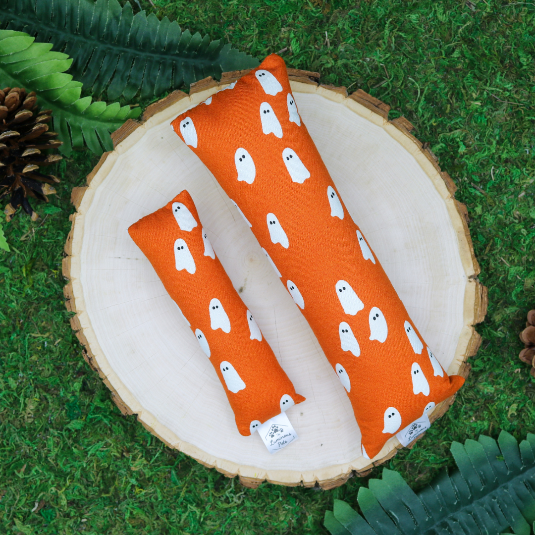 Organic catnip with valerian root cat toy kickers handmade by The Luminous Pets Halloween Ghosts