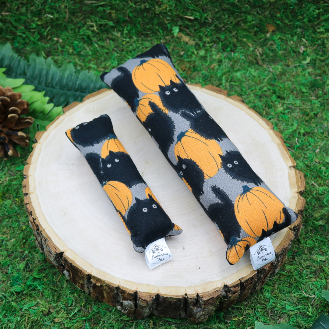 Organic catnip with valerian root cat toy kickers handmade by The Luminous Pets Halloween black cats and pumpkins