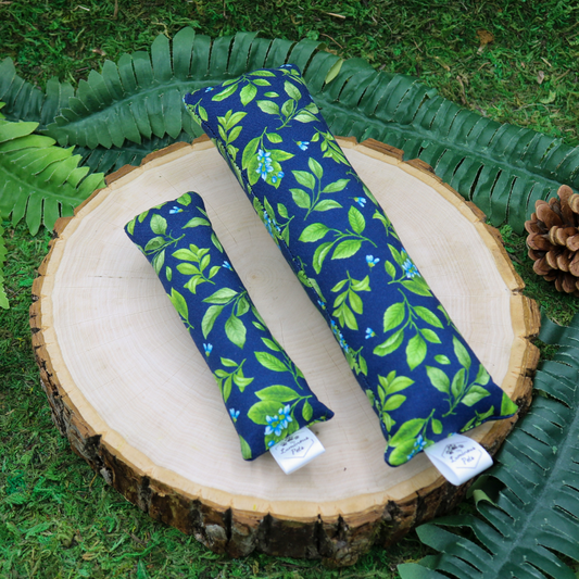 Organic catnip with valerian root cat toy kickers handmade by The Luminous Pets  Lemon Leaves